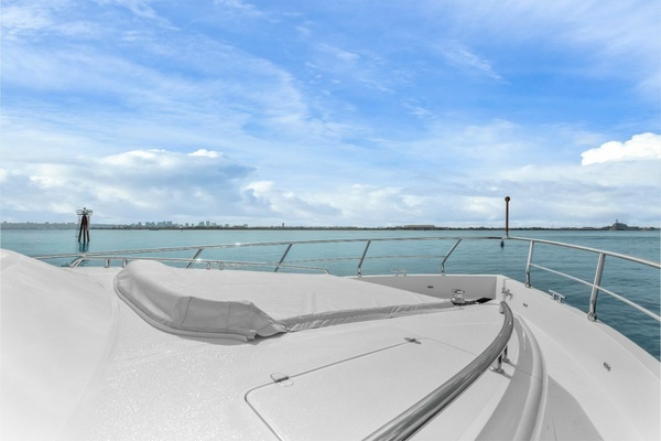 2014Hampton 76 ft 760 Sky Lounge Motor Yachts   TIGER LILLI