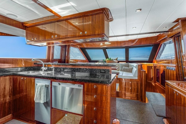 2014Hampton 76 ft 760 Sky Lounge Motor Yachts   TIGER LILLI