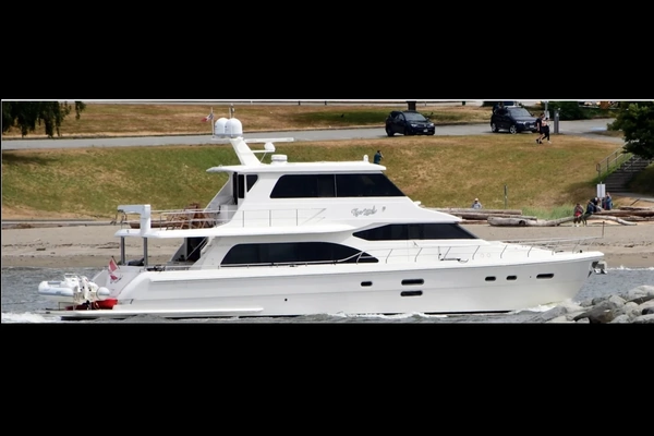 2014 Hampton 760 Sky Lounge Motor Yachts