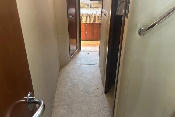 Sea Ray 550 SEDAN BRIDGE Yacht For Sale