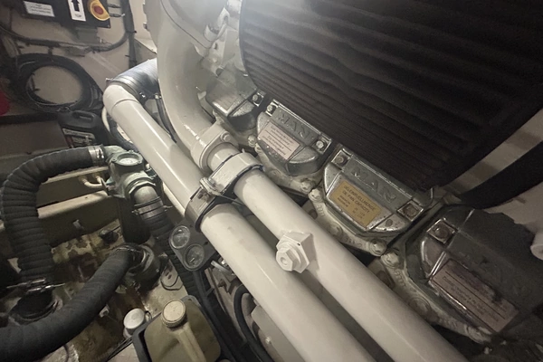 Sea Ray 550 SEDAN BRIDGE Yacht For Sale
