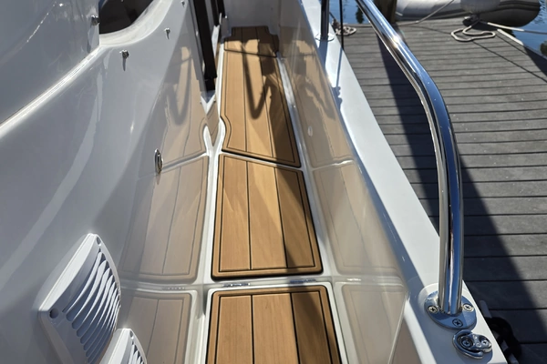 Beneteau Antares 11 Coupe Yacht For Sale