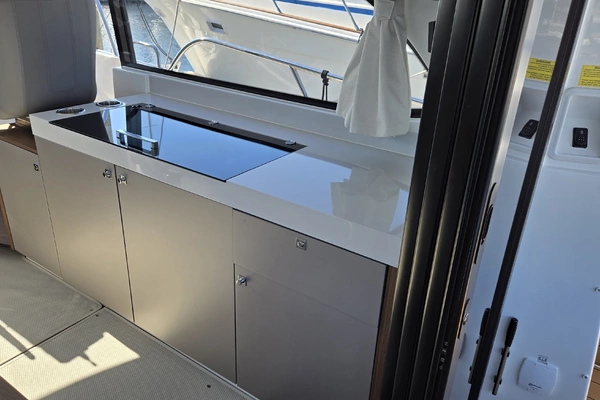 Beneteau Antares 11 Coupe Yacht For Sale