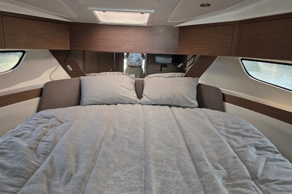 Beneteau Antares 11 Coupe Yacht For Sale