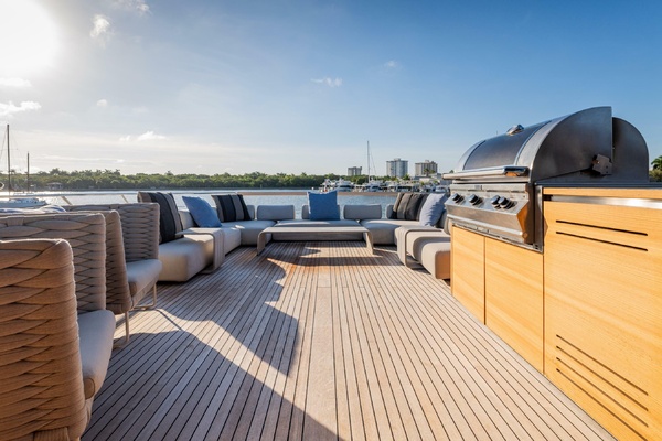 SOFI VI 120ft Sanlorenzo Yacht For Sale