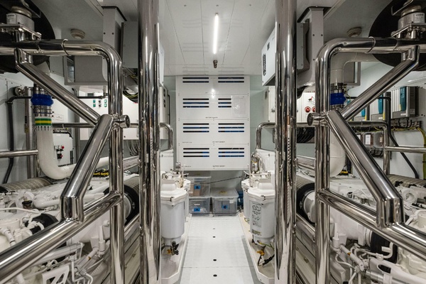 SOFI VI 120ft Sanlorenzo Yacht For Sale