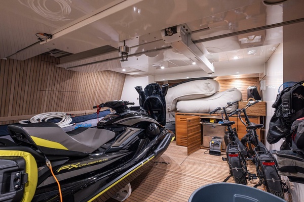 SOFI VI 120ft Sanlorenzo Yacht For Sale