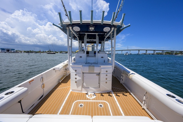 35ft Everglades Yacht For Sale