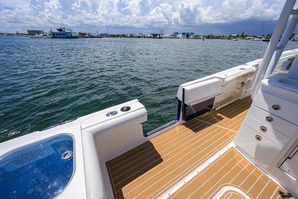 35ft Everglades Yacht For Sale