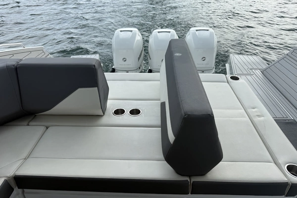 Cruisers Yachts 42 GLS OB Yacht For Sale