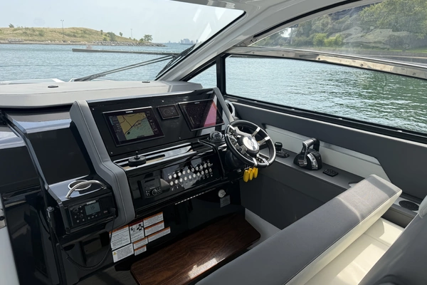 Cruisers Yachts 42 GLS OB Yacht For Sale