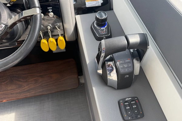 Cruisers Yachts 42 GLS OB Yacht For Sale