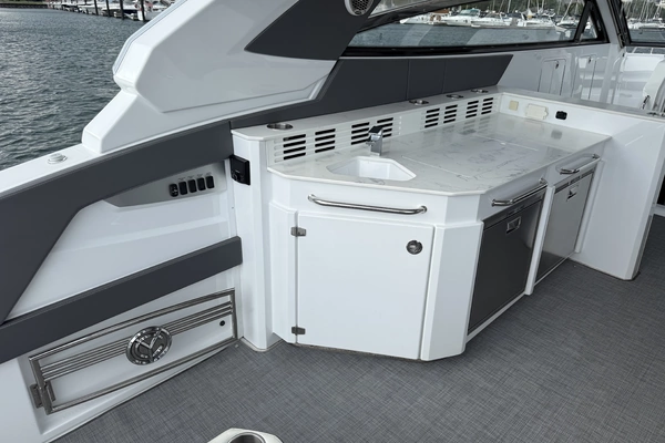 Cruisers Yachts 42 GLS OB Yacht For Sale