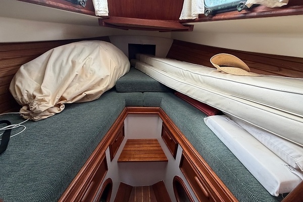 Petrel 30ft Cape Dory Yacht For Sale