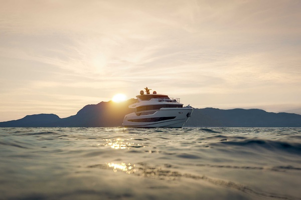 86 OCEAN ENCLOSED 86ft Sunseeker Yacht For Sale