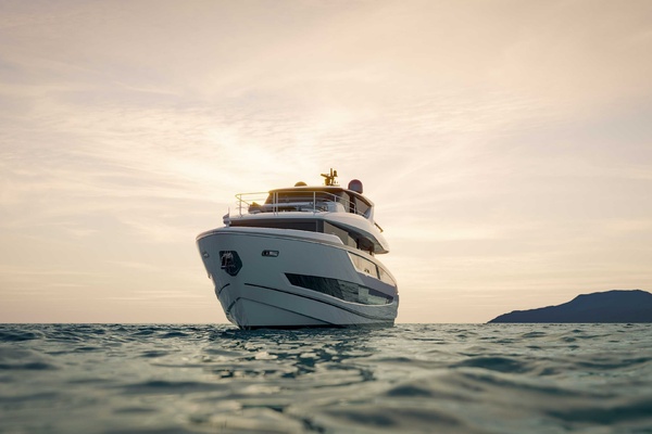 86 OCEAN ENCLOSED 86ft Sunseeker Yacht For Sale