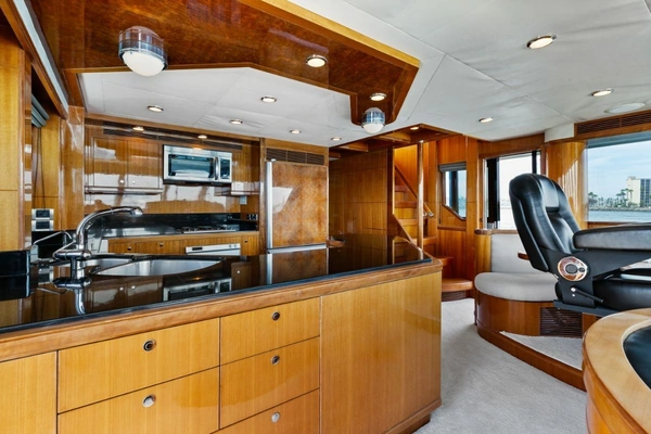Ocean Alexander 74 Flybridge Yacht For Sale