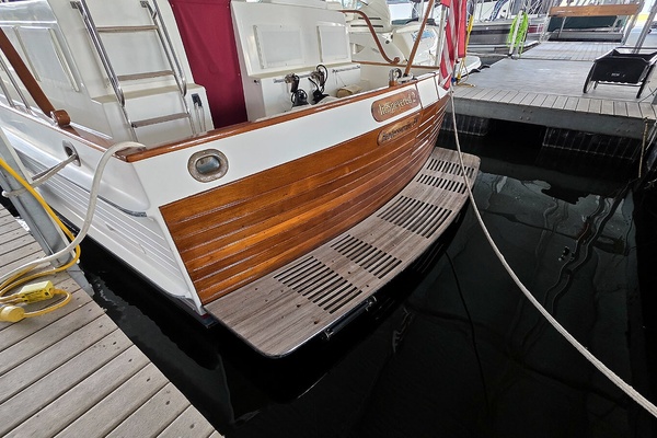 Inspeyered 2 46ft Grand Banks Yacht For Sale