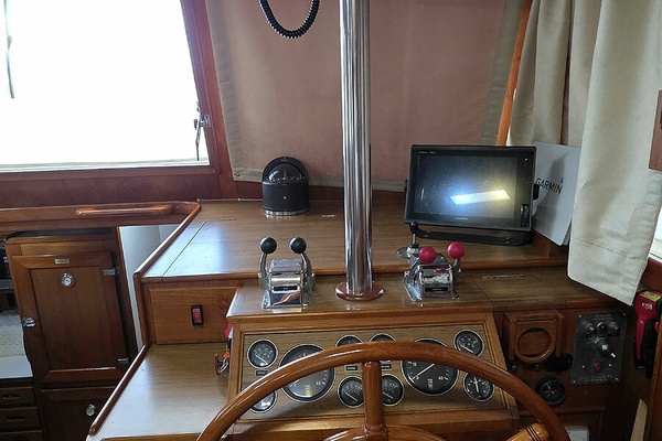 Inspeyered 2 46ft Grand Banks Yacht For Sale
