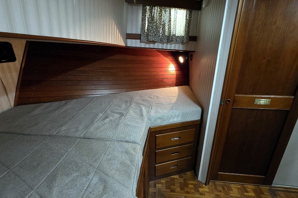 Inspeyered 2 46ft Grand Banks Yacht For Sale