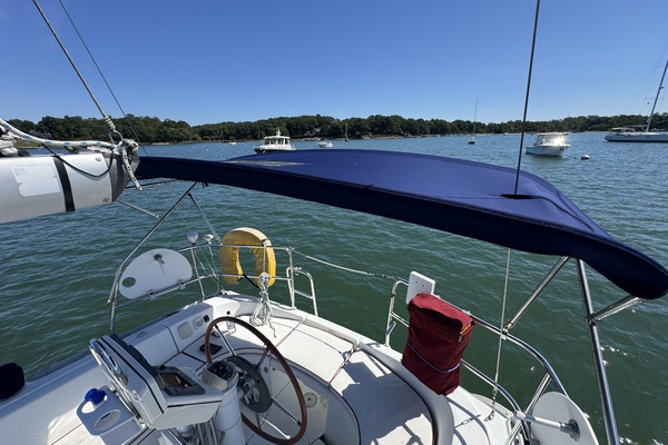 33ft Beneteau Yacht For Sale