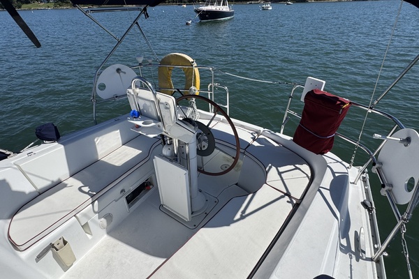 33ft Beneteau Yacht For Sale