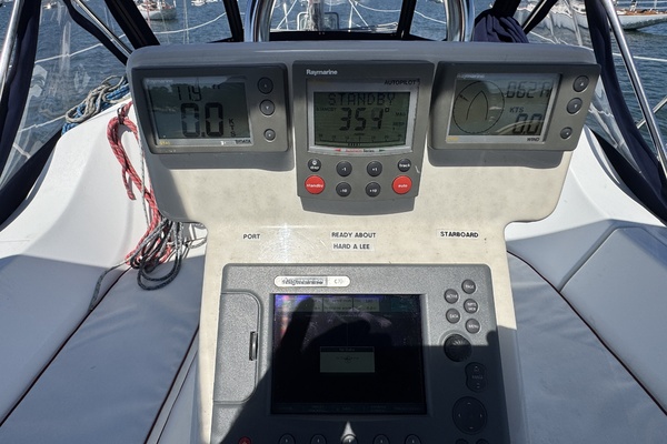 33ft Beneteau Yacht For Sale