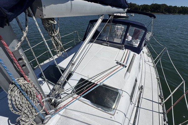 33ft Beneteau Yacht For Sale