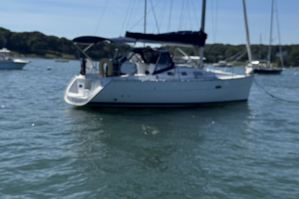 33ft Beneteau Yacht For Sale