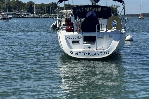 33ft Beneteau Yacht For Sale