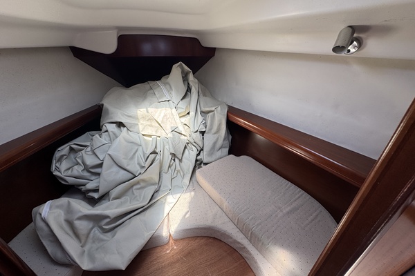 33ft Beneteau Yacht For Sale
