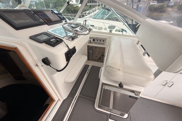 Miss Madison 35ft Cabo Yacht For Sale