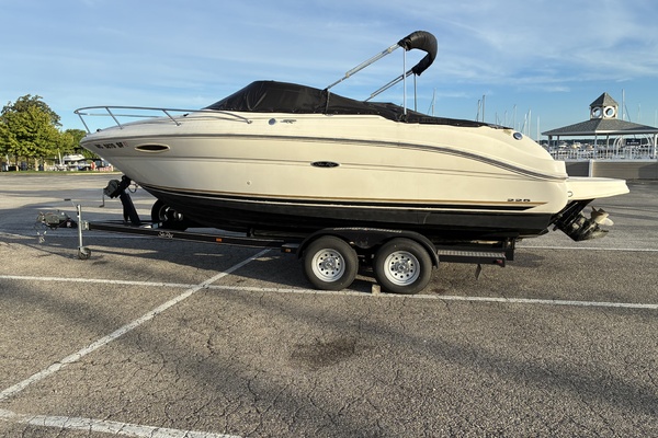 22ft Sea Ray Yacht For Sale