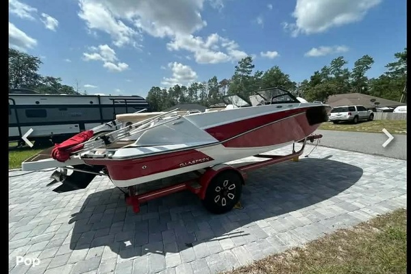Wake N Lake 20ft Glastron Yacht For Sale