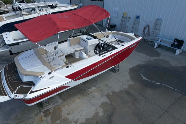 Wake N Lake 20ft Glastron Yacht For Sale