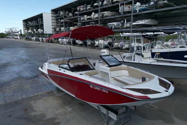 Wake N Lake 20ft Glastron Yacht For Sale