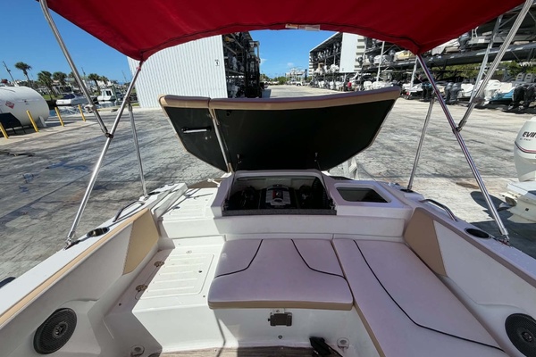 Wake N Lake 20ft Glastron Yacht For Sale