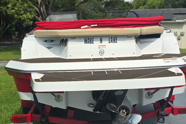 Wake N Lake 20ft Glastron Yacht For Sale