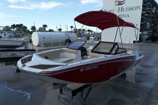Wake N Lake 20ft Glastron Yacht For Sale