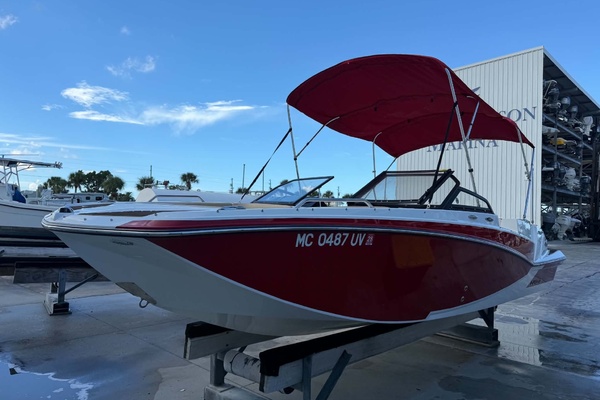 Wake N Lake 20ft Glastron Yacht For Sale