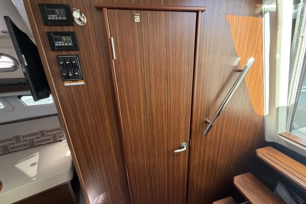 Pursuit OS 355 Offshore Yacht For Sale