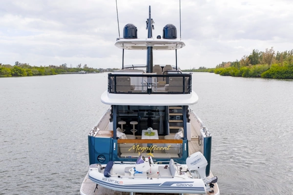 Azimut Magellano 60 Yacht For Sale