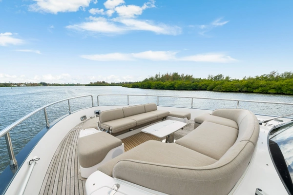 Azimut Magellano 60 Yacht For Sale