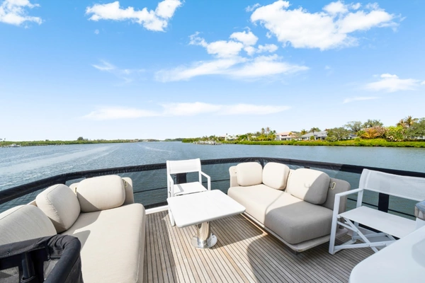 Azimut Magellano 60 Yacht For Sale