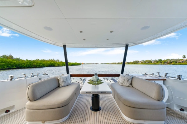 Azimut Magellano 60 Yacht For Sale