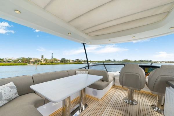 Azimut Magellano 60 Yacht For Sale