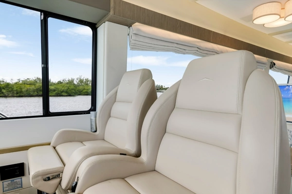 Azimut Magellano 60 Yacht For Sale