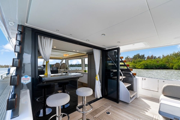 Azimut Magellano 60 Yacht For Sale