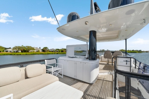 Azimut Magellano 60 Yacht For Sale