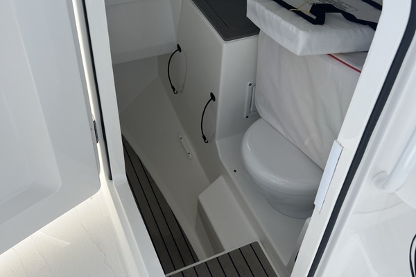 26ft Edgewater Yacht For Sale